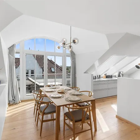 Exklusives Traum-penthouse Mit Wasserblick & Wellness Apartment
