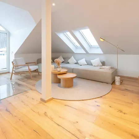 Exklusives Traum-penthouse Mit Wasserblick & Wellness *